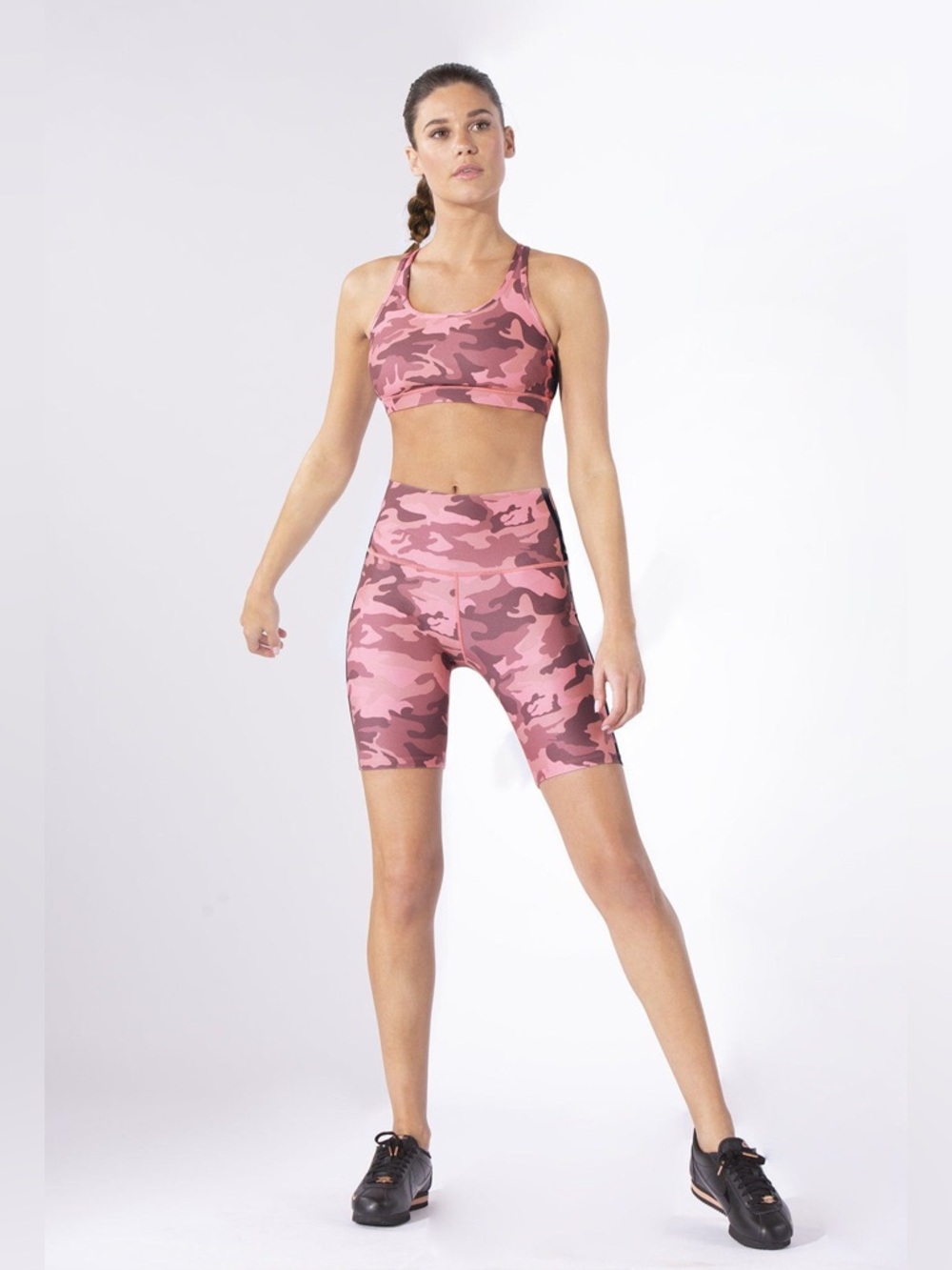 🩷 2 piece Wear It To Heart Camo Workout Blush Strappy Bra + Bike Shorts Size M